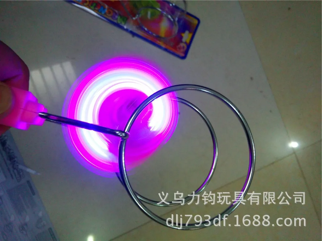 Supply of Goods Stall Supply of Goods Flash YO-YO Fantasy Magic Flying Hand-cranking Gyro Toy