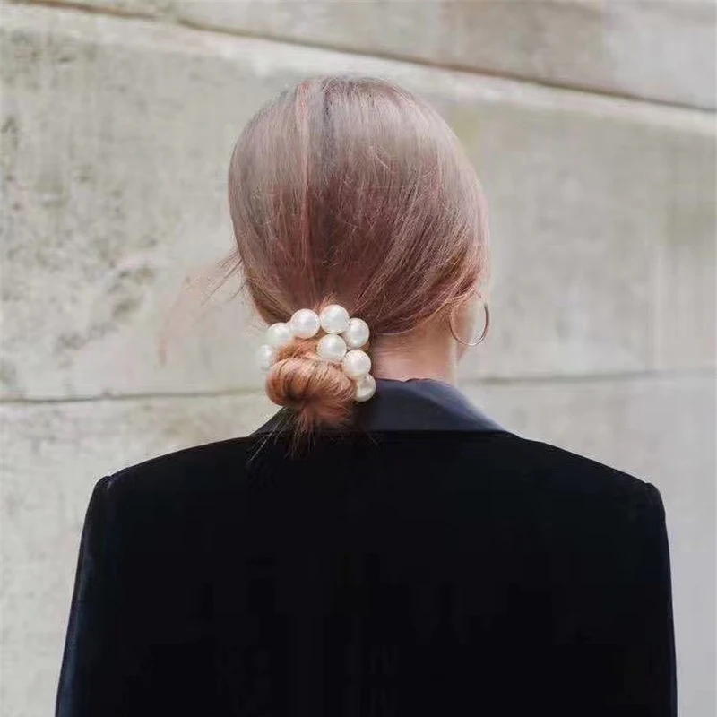 Женская резинка для волос Find Me цветная эластичная с имитацией жемчуга и бусинами