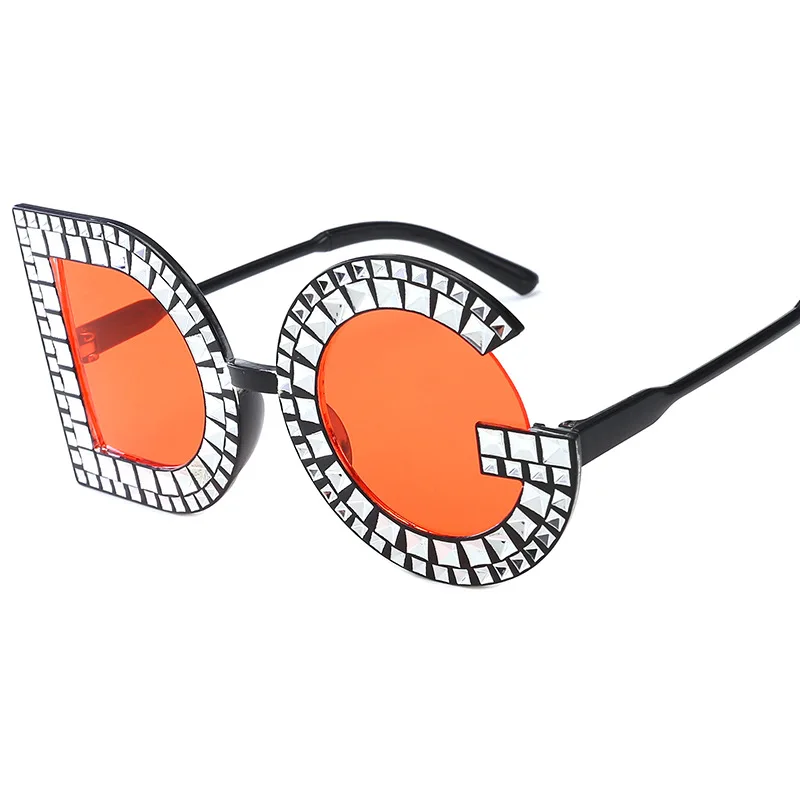 Новые алфавитные солнцезащитные очки с большой оправой в европейской и американской моде; ретро-покрытием солнцезащитные очки с сверлом инкрустированные солнцезащитные очки; - Цвет линз: Красный
