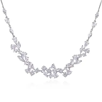 

Bettyue Ingenious Flower Modelling White Color Adjustable Necklace Cubic Zircon Charming Dress-up For Women&Girls In Banquet