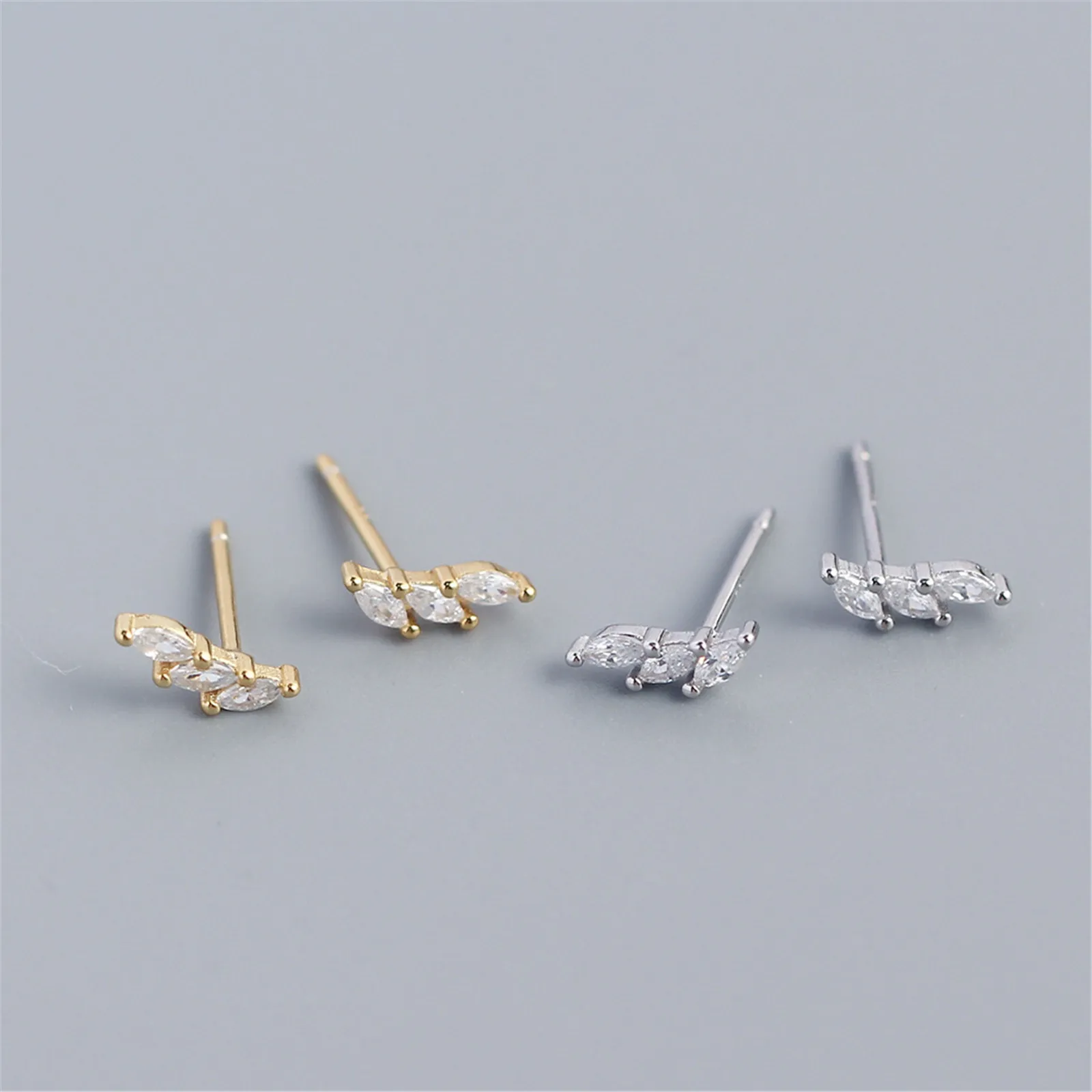 

Simple Desgin Sterling 925 Silver Stud Earrings with Zircon for Women Gold Color Girls Jewelry Fashion Des Boucles D'oreilles