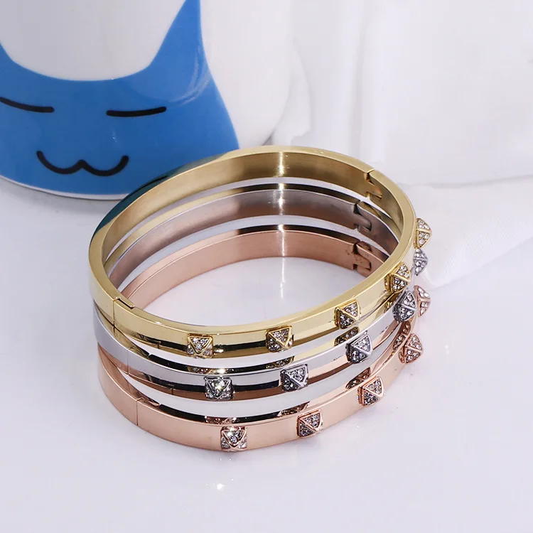 

Pyramid Diamond Set Titanium Steel Bracelet Europe And Japan And South Korea-Style Women's Douyin Celebrity Style Spring Clip Br