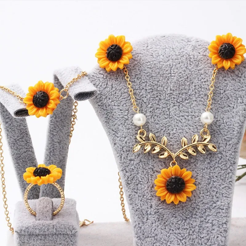 3 Colors 4PCS Woman Jewelry Sets Gold Silver Rose Gold Color Sunflower Necklace / Ear Stud / Ring / Bracelet Valentine Gifts