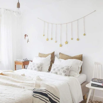 

Hanging Photo Display Wood Stars Garland with Chains Picture Frame Collage with Wood Clips Wall Art Decoration for Home Office N