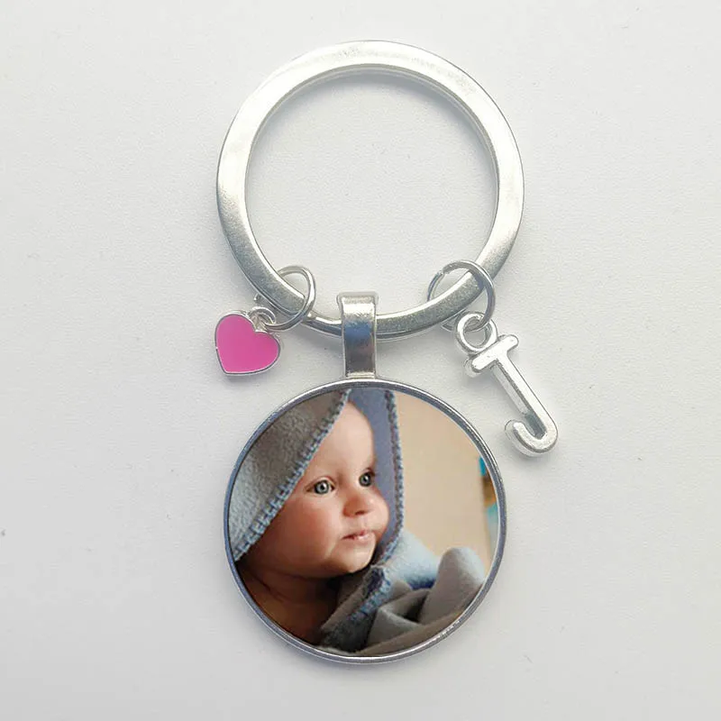 Llavero hecho a mano con nombre de cumpleaños para niños, regalo de mamá y papá, foto familiar con forma de corazón, con letras