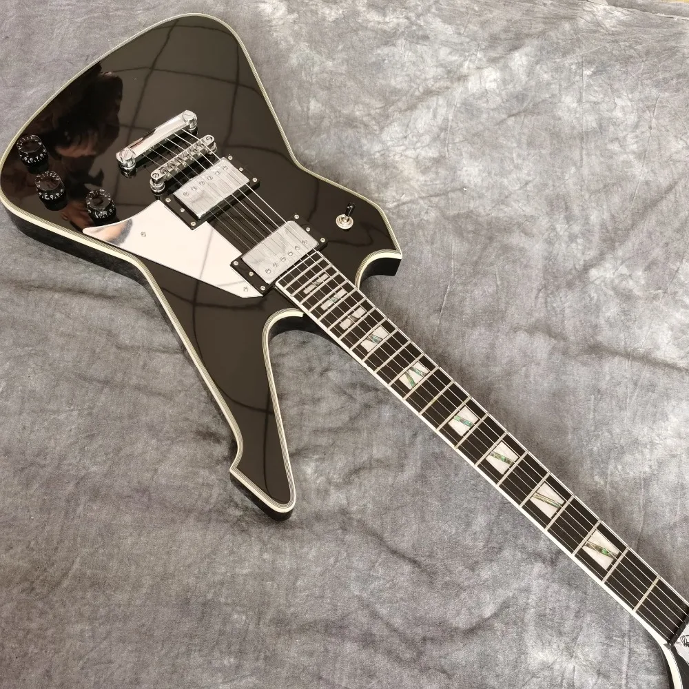 Электрогитара черного цвета. Ручная работа 6 stings gitaar. Высококачественные звукосниматели. Белая накладка, реальные фотографии