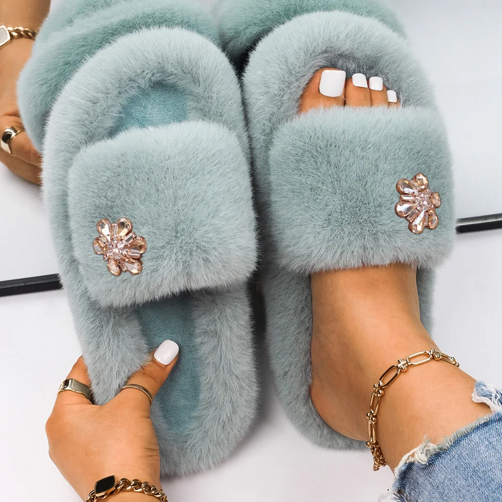 Fluffy Slippers Women Crystal Flower Decor Furry Sandals Elegant Ladies Home Flip Flops Faux Fur Slides Luxury Designer Shoes