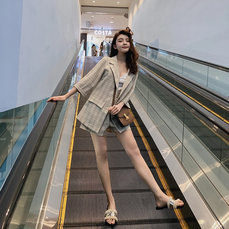 

Autumn Fall Office Lady V-Neck Gray Plaid Suit Jacket Top High Waist Mini Shorts Woman 2 Piece Set Hot suits female shorts
