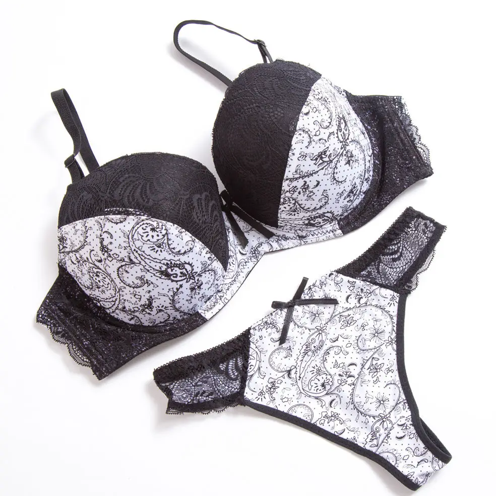 Bra Set EU US Plus size bra set Sexy girl small chest gathered to receive pair Bra Set thong Suggestive temptation underwear