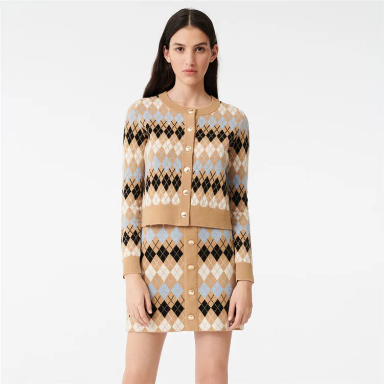 

2020 Apricot Rhombus Loose Loose Lazy Cardigan Sweater Age Reduction Sweet Sweater Women