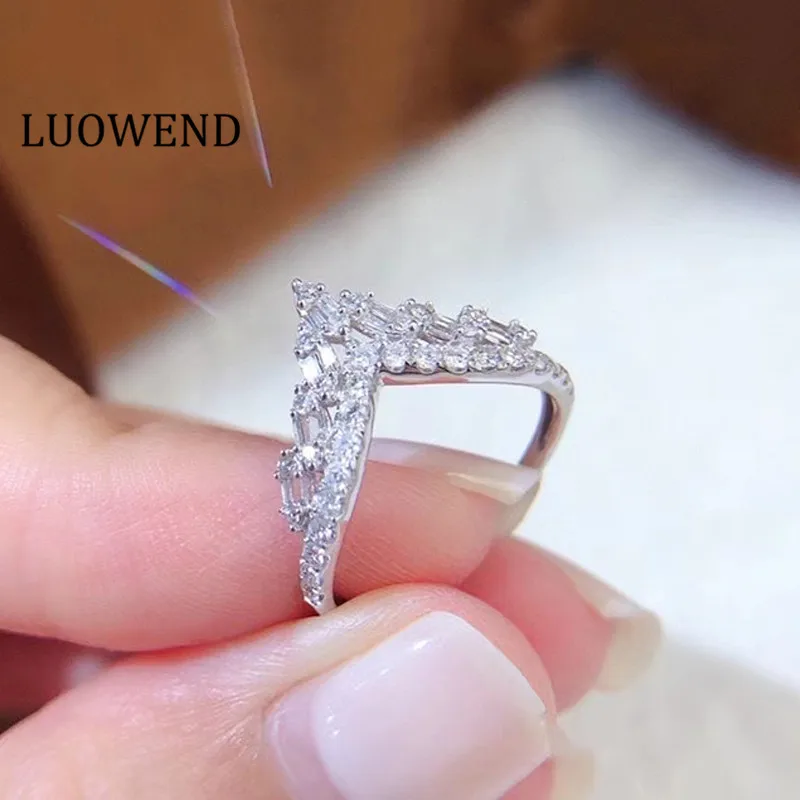 LUOWEND 100% Real 18K White Gold Rings Trendy Natural Diamond Ring Fashion V Shape Design Wedding Band for Women Bridal