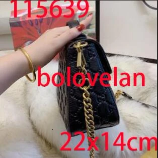 

2020 Top Brand Early Spring New Leather Metal Letter Buckle Envelope Bag Fashion luxury handbags women bags designer