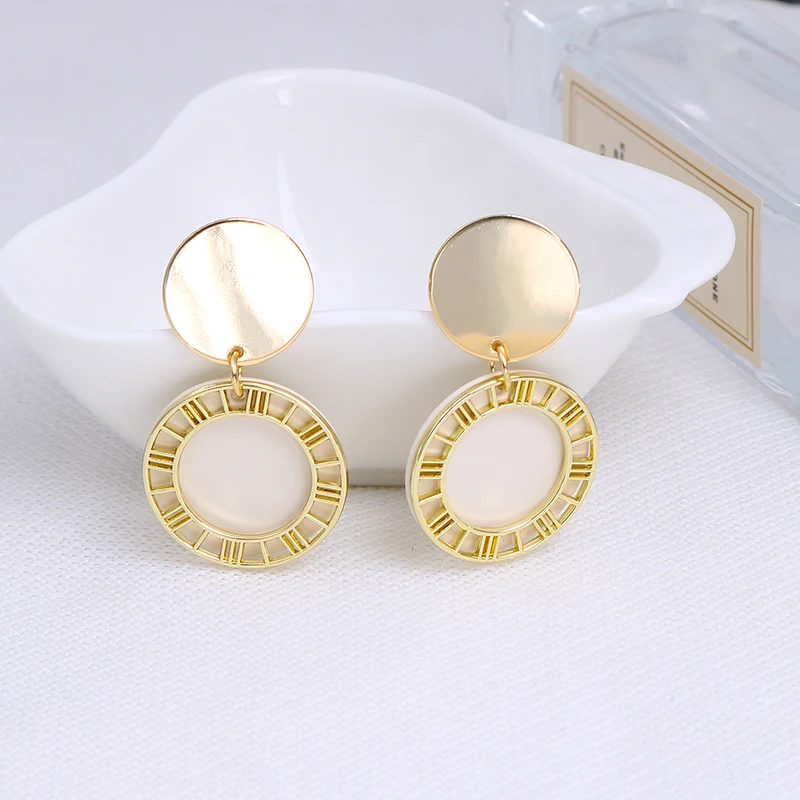 New Design Geometric Round Non Pierced Clip On Earrings Gold Black Pink Red Metal Disc Statement Ear Clips for Women Brinco - Metal Color: White