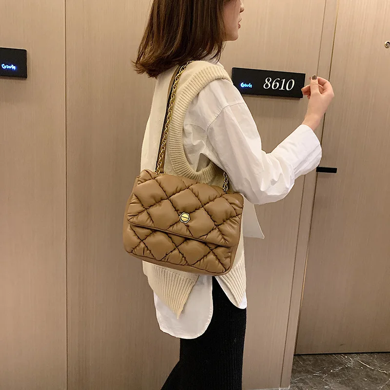 Маленькая женская сумка новинка 2019 для отдыха универсальная текстура на одно