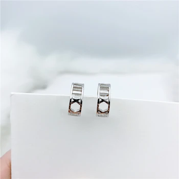 

1: 1 Original Model S925 Sterling Silver Earrings For Women Fashion Roman Numerals Earrings Ladies LOGO Jewelry Birthday Gift