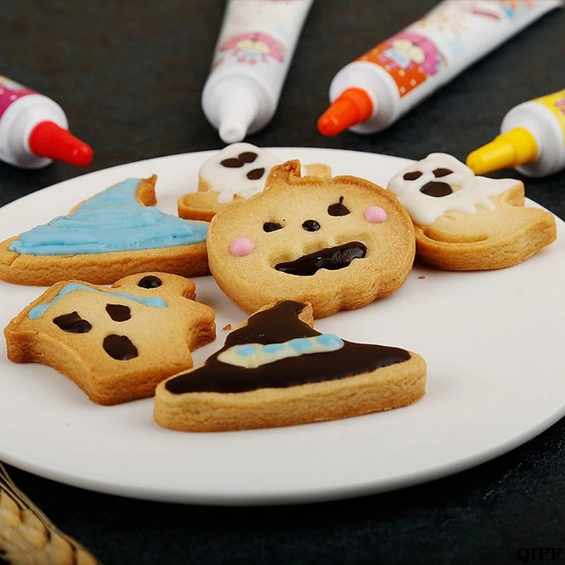 4pcs Halloween Theme Plunger Biscuit Mold Cutter plastic cookie cutter