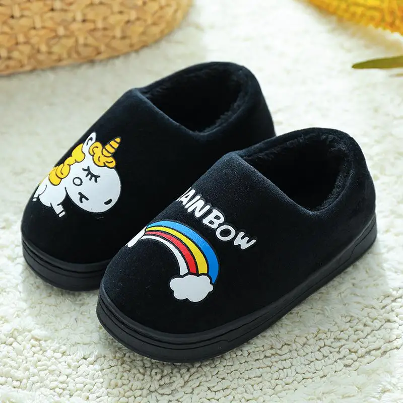Зимняя детская обувь; хлопковые тапочки с рисунком панды; Вьетнамки для мальчиков и девочек; меховая домашняя обувь для спальни; теплые домашние тапочки для детей - Цвет: Unicorn Black2