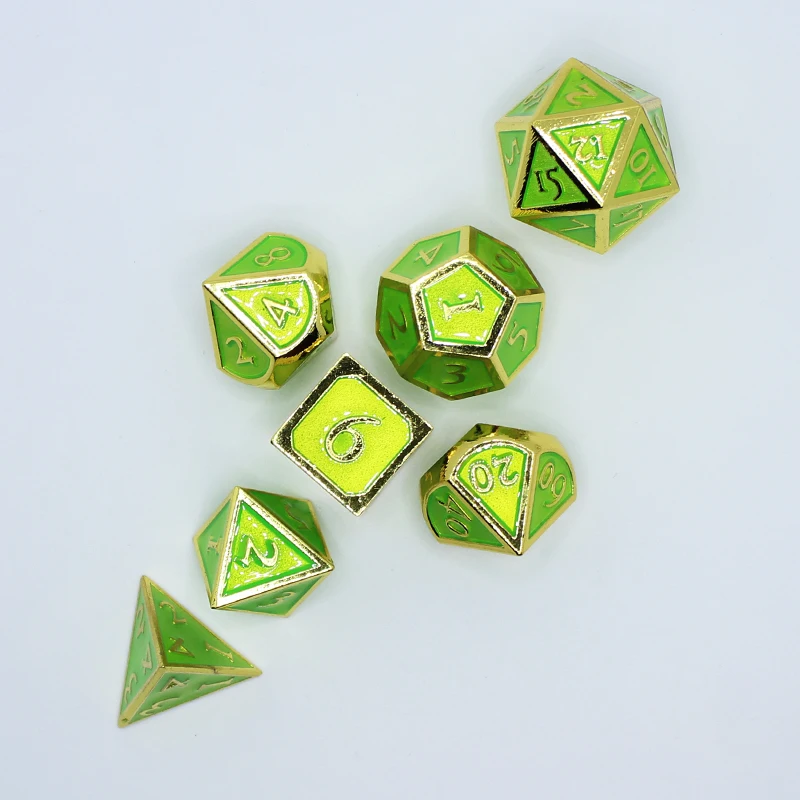 Металлические кости dnd Набор кубиков rpg многогранные Твердые подземелья и дракон настольные игры цинковый сплав золотой и Зеленый цифровой d& d кости 7 шт