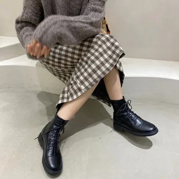 

New Luxury Brand Designer Platform Boots women long PU leather Martin boots Classic Lace up Ankle Boots Woman black Autumn