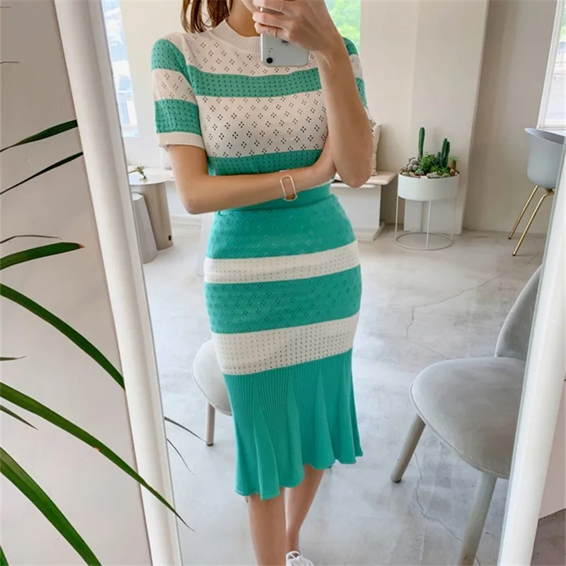 

CBAFU striped women knit 2 piece set short sleeve mermaid tops high waist skirt suit knitted clothes cute female skirt set P282