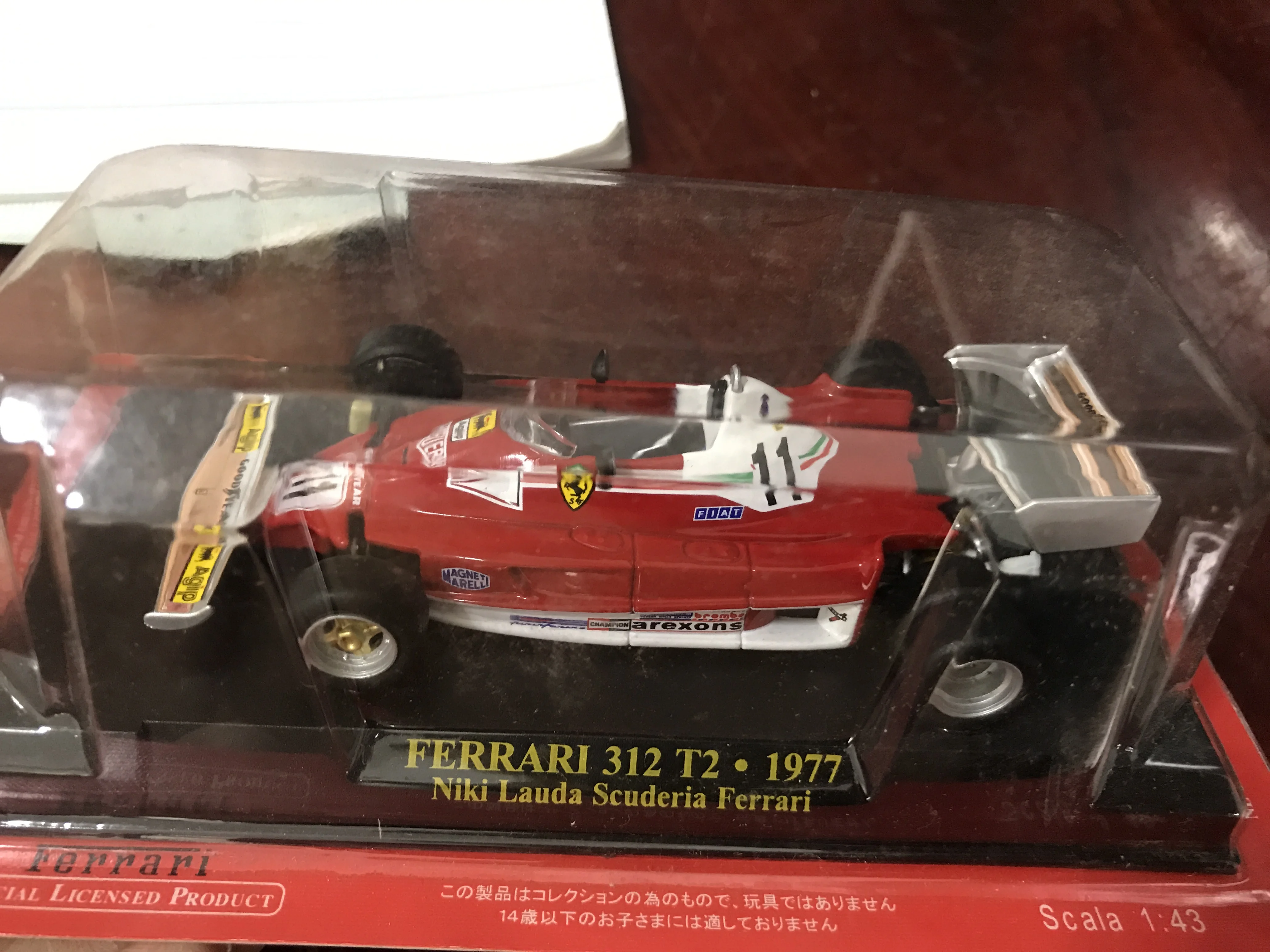 

IXO 1:43 FERRARI 312 T2 1977 NLKI LAUDA SCUDERIA #11 312 T T4 коллекция литых под давлением моделей автомобилей