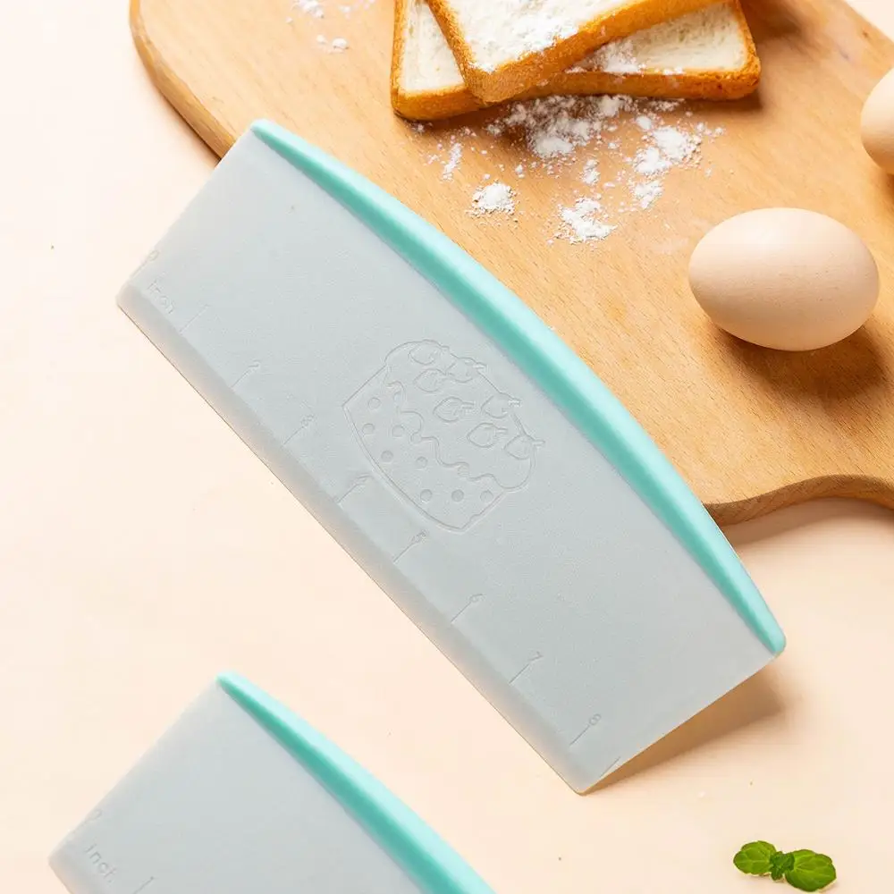 9Inch Plastic Pastry Dough Cutter Pizza Scrapers Cream Squeegee Knife Dough Cake Butter Cutting Scraper Pastry Kitchen Tool