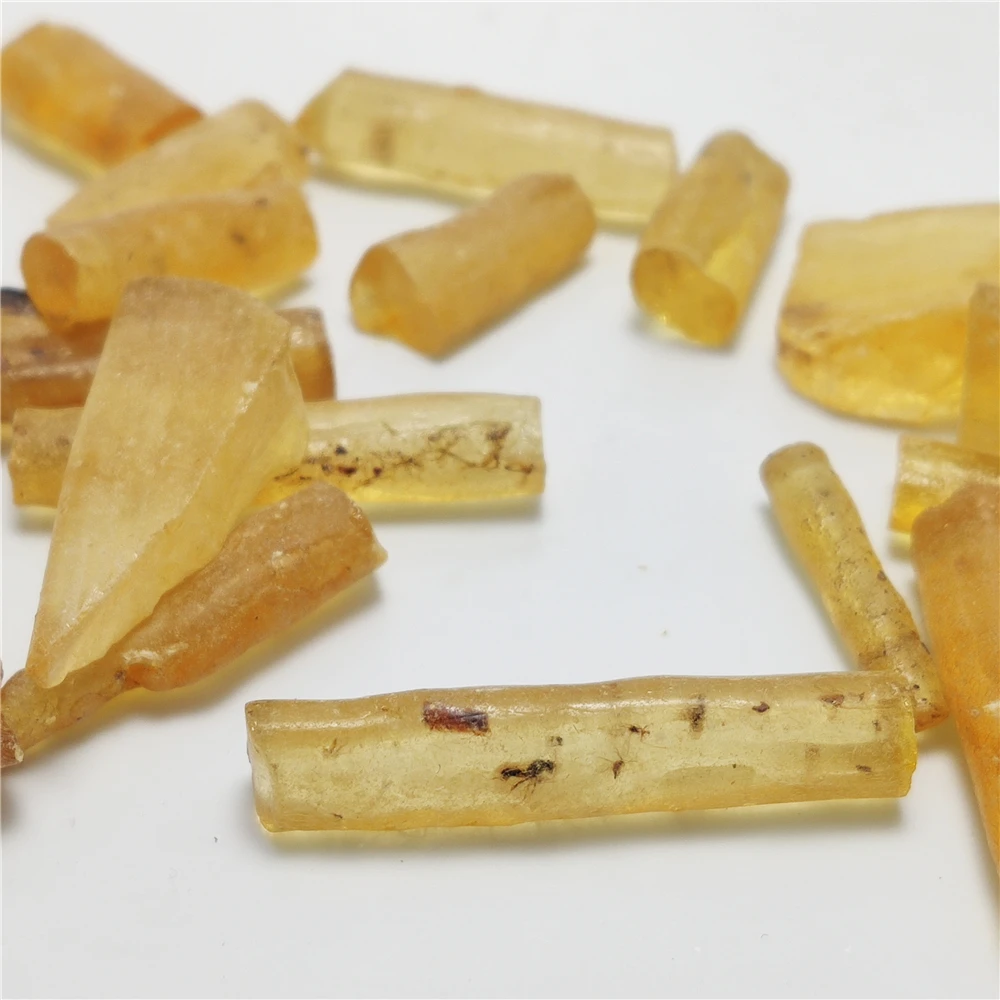 

Rare Natural Raw Rough Copal Amber Fossil Specimen Stones Nahuatal Copalli Minerals Christmas Halloween Students Collection Gift