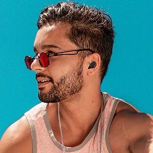 wireless earbuds