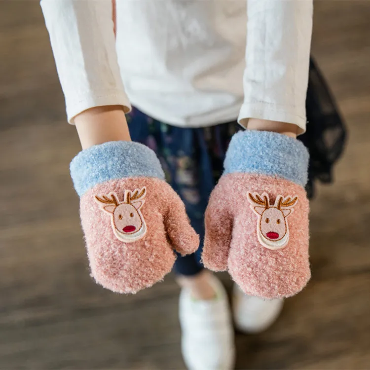 Милые детские варежки с оленем; новые модные зимние флисовые перчатки для детей; зимние теплые разноцветные варежки в стиле пэчворк; утепленные меховые перчатки