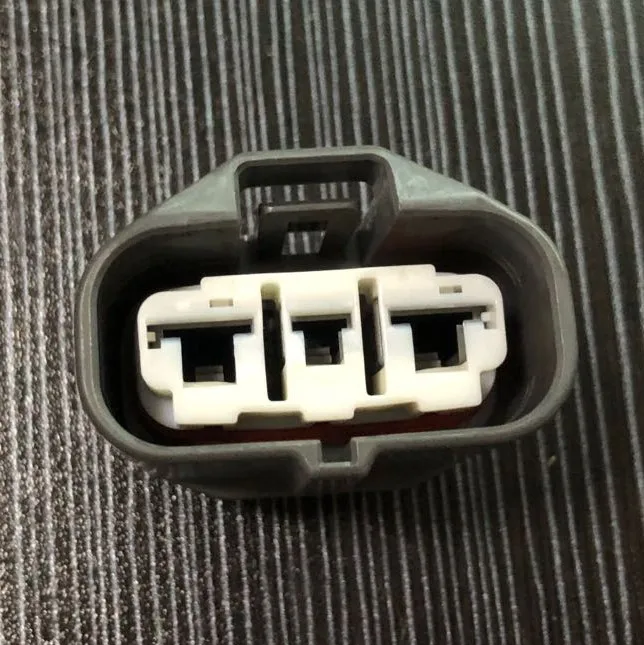 Gray car connector 3 pin auto connector female Auto Electri wire harnessplastic Water tank electronic fan motor plug 6189-0588