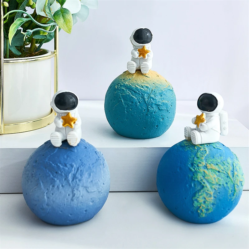 

Modern Resin Astronaut Model Room Home Decoration Accessories Nordic Miniature Figurines Crafts Figure Statues Desk Office Decor