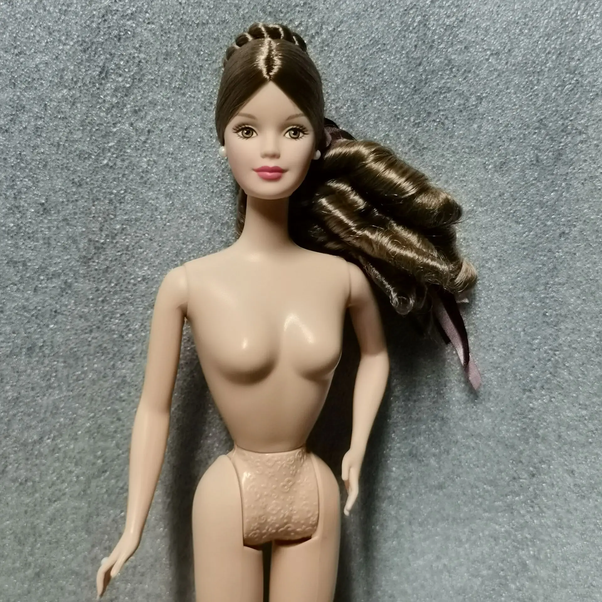 Slideshow trophy doll nude.