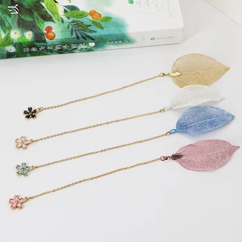 

1pcs Creative Small Fresh Metal Pendant Bookmark Leaves Bookmark Stationery Student Stationery Portable Cute Pendant Bookmark