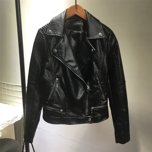 Черный Women PU Leather Jacket Metal Bright Face Leather Coat Female Autumn New Soft Faux Leather Motorcycle Jacket Slim Short Coat - Цвет: Черный