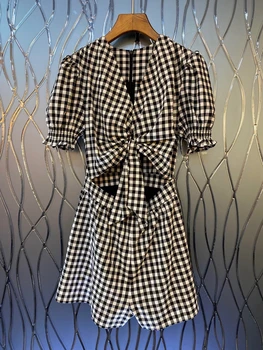 

2020 Spring and Summer New Women's V-neck Back Zipper Exposed Belly Knotted Decorative Short Sleeve and Plaid Jumpsuit 638