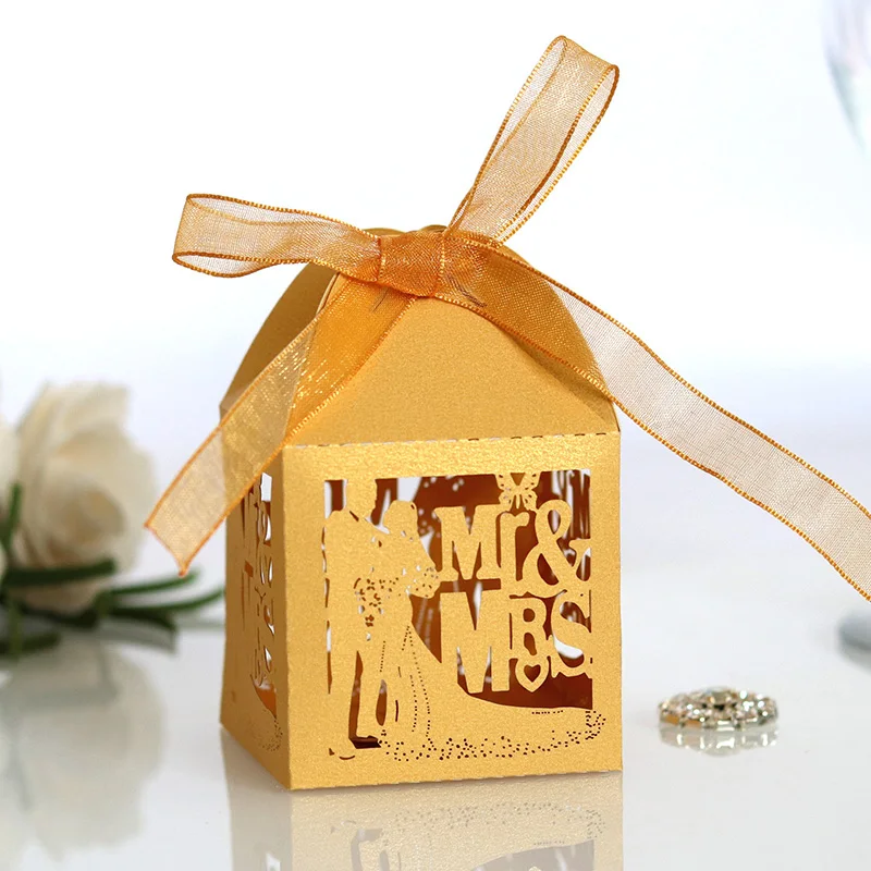 50pcs Laser Cut MR MRS Carriage Favor Gifts Candy Boxes with Ribbon Baby Shower Wedding Favors and Gifts Wedding Party Supplies