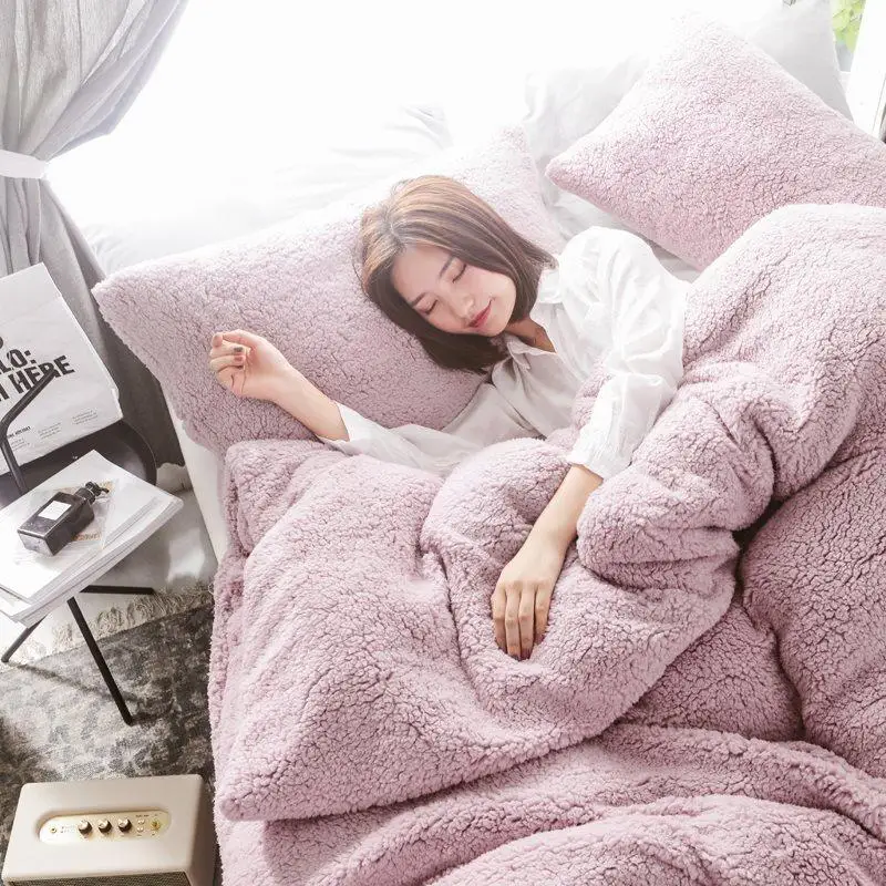 45Solid Lamb Cashmere bedding set 2019 New thicken Flannel Fleece bed linens Velvet duvet cover set sandred bed cover pillowcase 45Solid Lamb Cashmere bedding set 2019 New thicken Flannel Fleece bed linens Velvet duvet cover set sandred bed cover pillowcase
