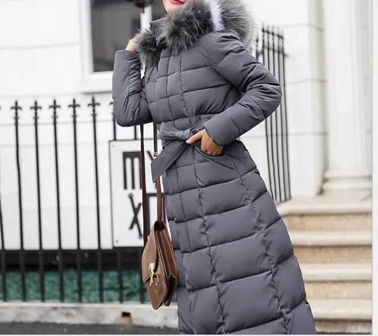 Новая модная женская длинная парка, пальто, толстое теплое хлопковое Стеганое пальто, женское тонкое пальто с длинным рукавом и меховым воротником, верхняя одежда