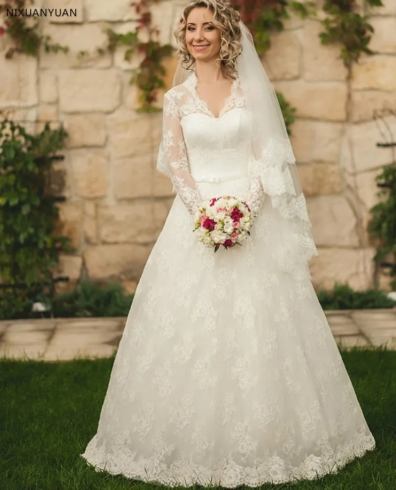 Vintage Lace Wedding Dress Long Sleeves Illusion Back Covered Buttons 2020 Bridal Gowns V-neck Full Length Vestido De Novia