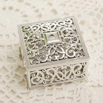 

10pcs/lot Openwork pattern plastic box golden square candy box silver wedding gift