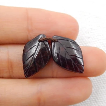 

Sales 1Pairs leaf-Shape Garnet Earrings For Women 18x12x4mm 3.5g