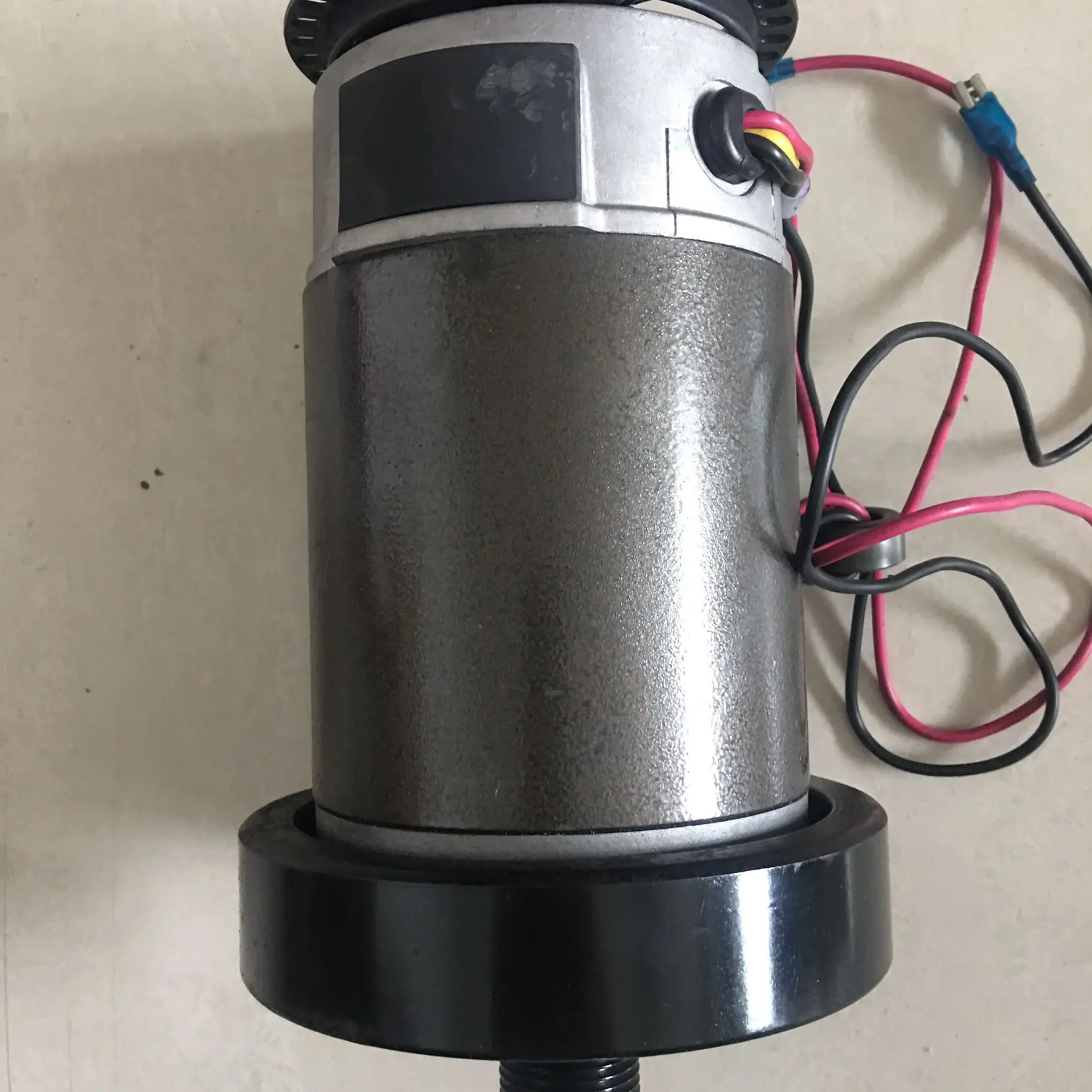 Motor dc esteira ZYT102-28 1.5HP 6.3A 180V 4800RPM