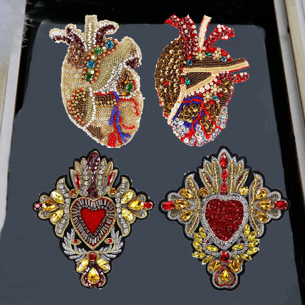 

Handmade Rhinestone Heart Beaded Crystal Patches Sew on Sequin Patch for Clothing Badge Flower Applique Cute Patch 1pc TH1685