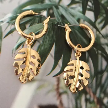 

2020 New Fashion High Quality Small Cute Hoop Earrings Gold Color Cute Hollow Leaf Earrings for Ladies Best Gift Boho Jewerly