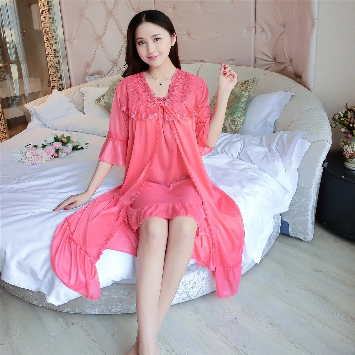 

010 # Sexy Nightgown Viscose Two-Piece Set Summer WOMEN'S Short Sleeved Sexy Pajamas Tracksuit According Feminine Pajamas Networ