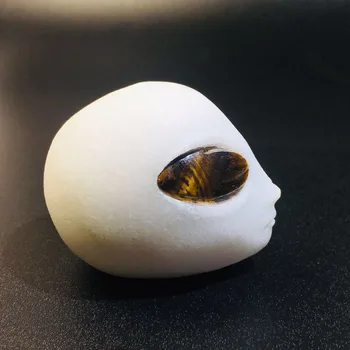 

Natural Tiger Eye Stone Alien Skull Pyramid Crystal Craft Statue Reiki Stone Figurine Home Decor Quartz Art Healing Guardian