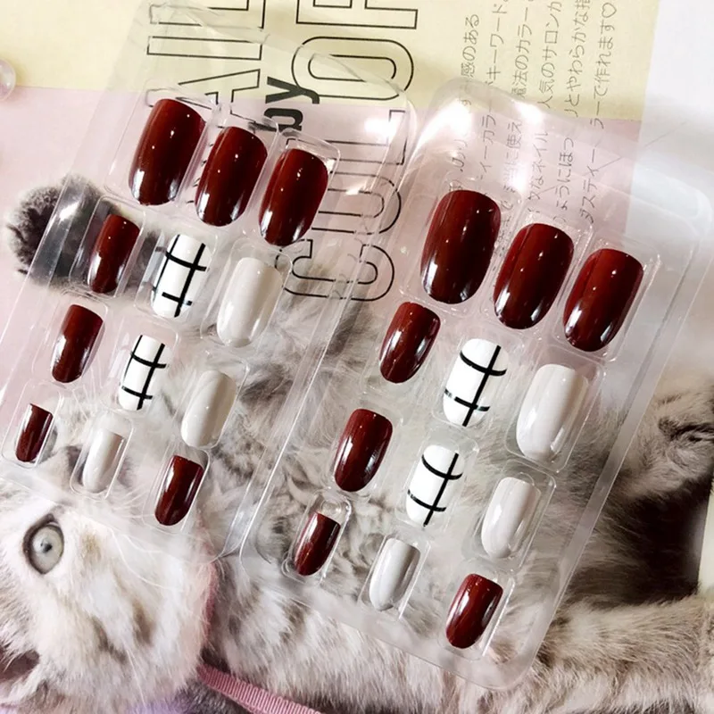 

24Pcs/Set 2019 New Fake Nail Art Decoration Red White Chic Press on Full Cover False Nails Tips with Glue Drop Shipping