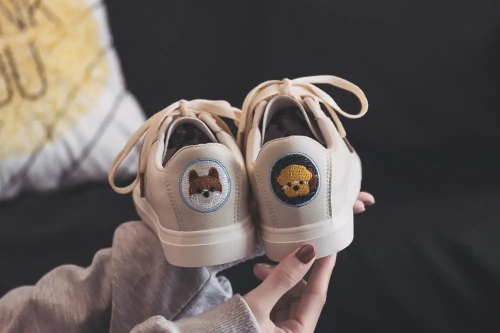 Women Casual Shoes Light Sneakers Breathable PU Autumn Vulcanized Shoes Outdoor Lace-Up Shoes Tennis