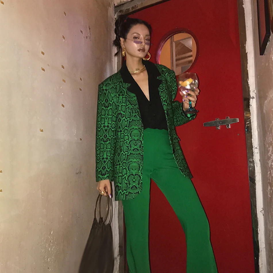 H40619159b8f144efb4d3bfdd4e203762a