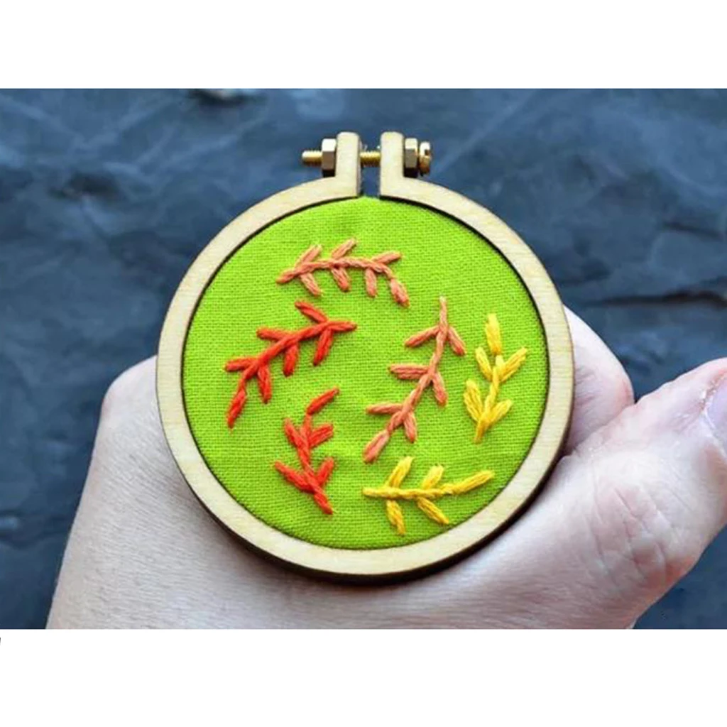  10PCS Mini Round Wooden Embroidery Frame Hoop for Adults, Beginners, DIY Handicraft  3 x 2.5cm